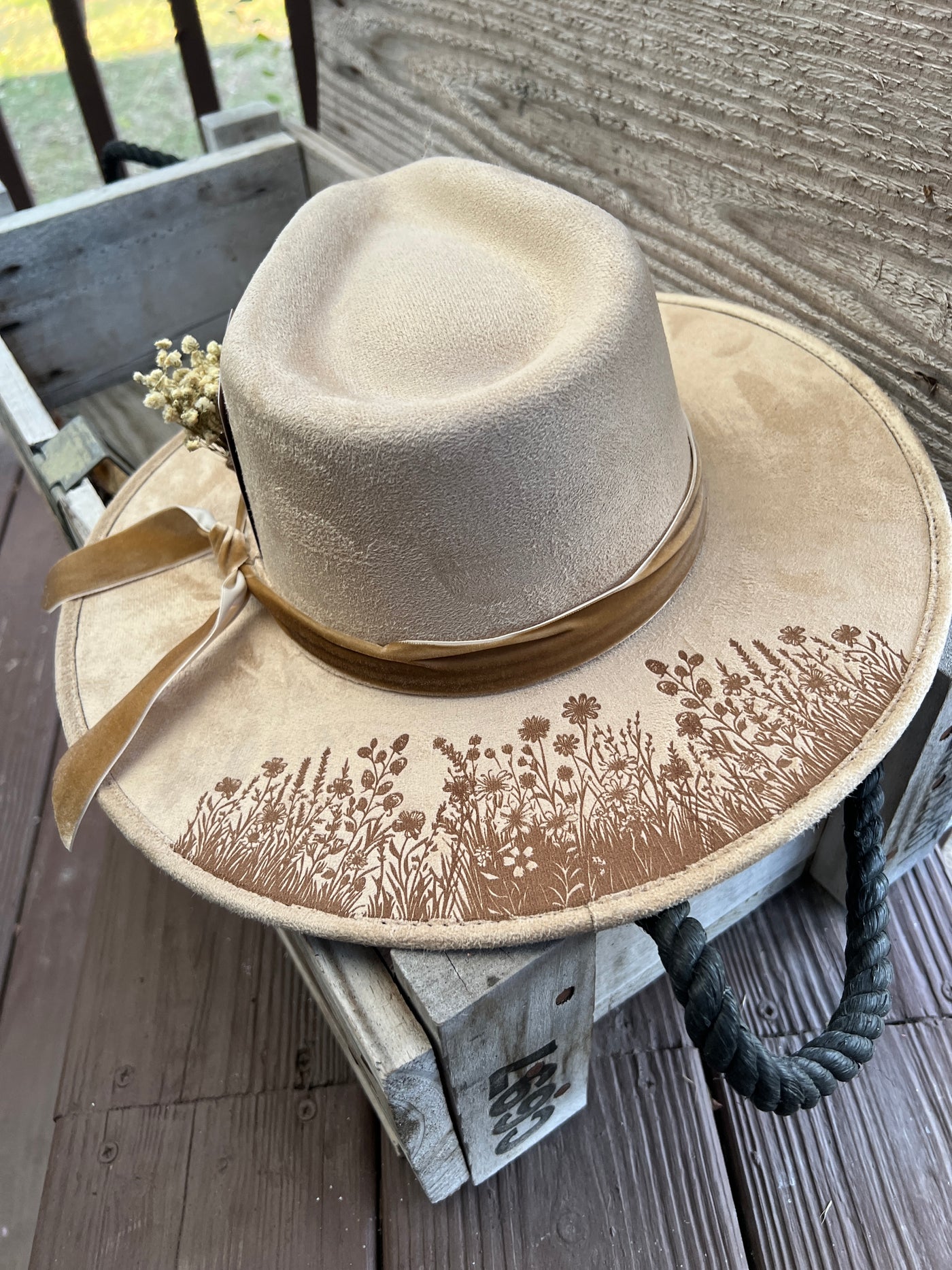 Tan Wildflower Hummingbird Rancher Hat