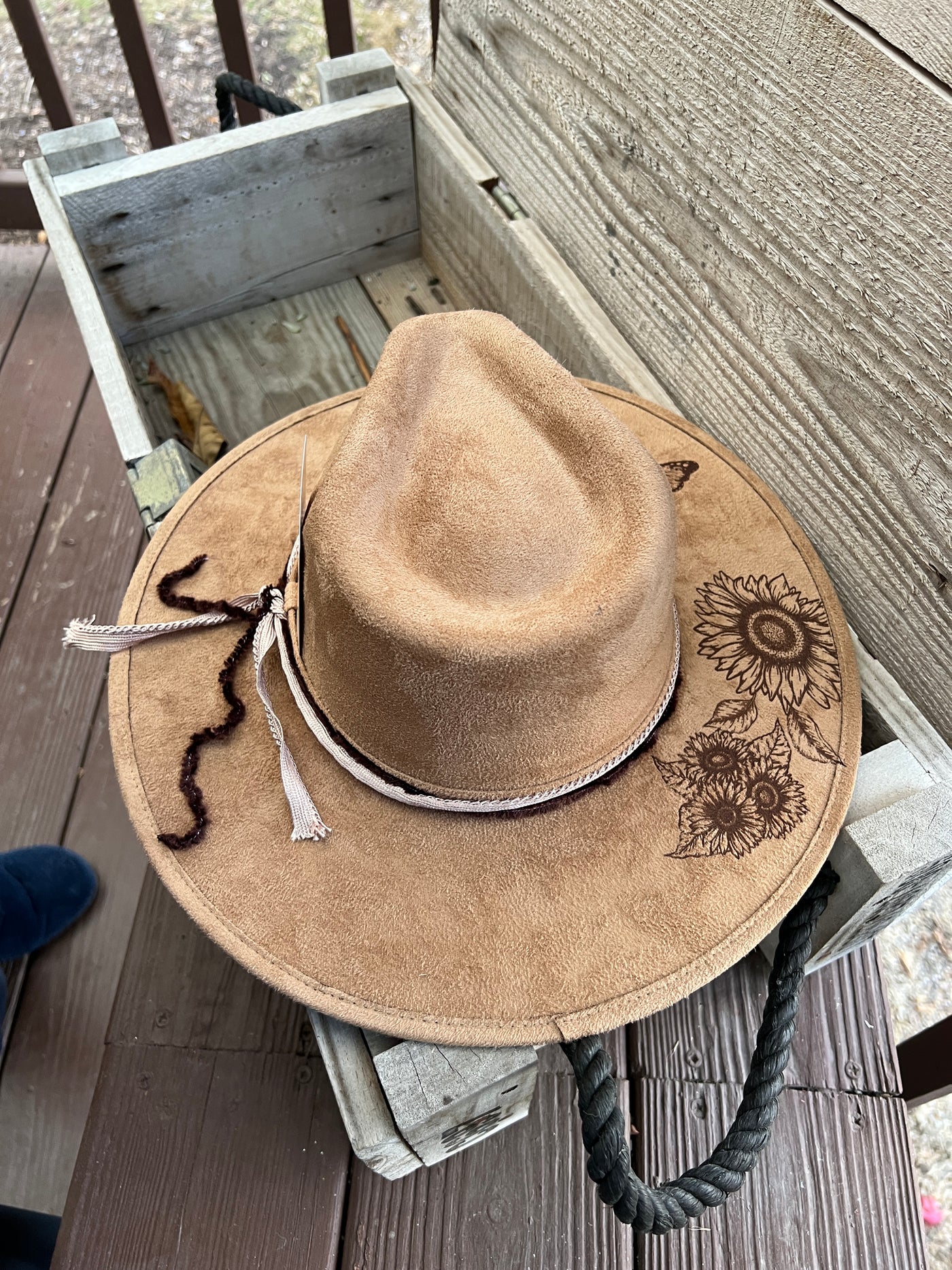 Tan Butterfly Flower Field Rancher Hat