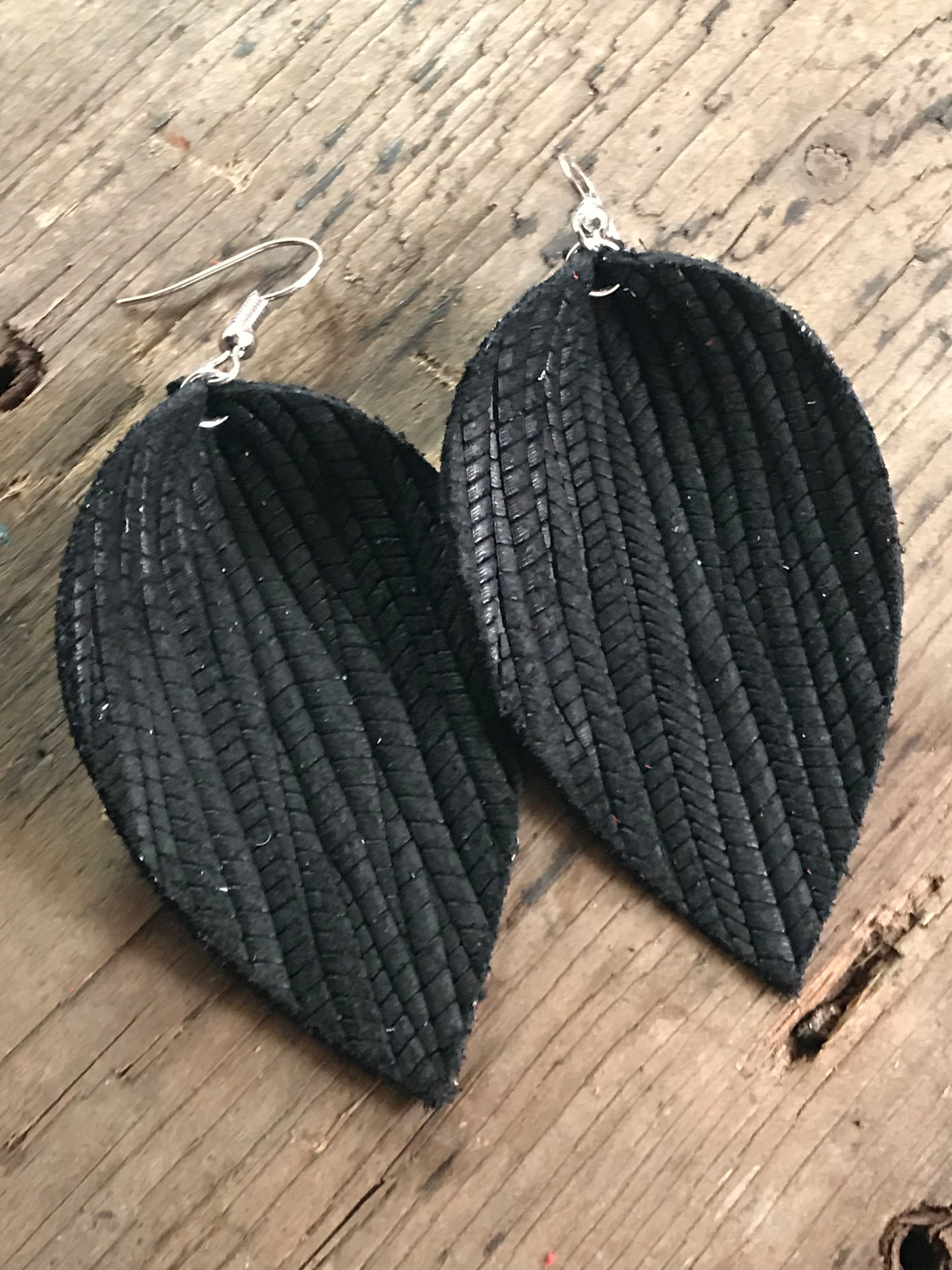 Black palm leaf textured leather earring - Jill's Jewels | Unique, Handcrafted, Trendy, And Fun Jewelry